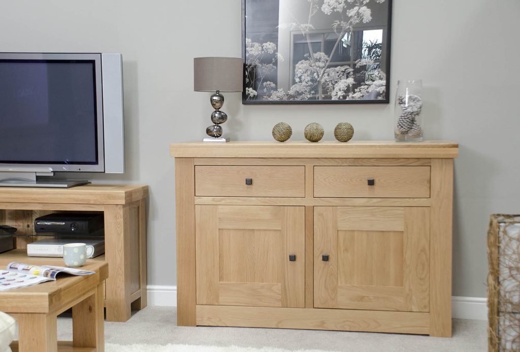 Bordeaux Oak 2 Door 2 Drawer Sideboard - Roomset