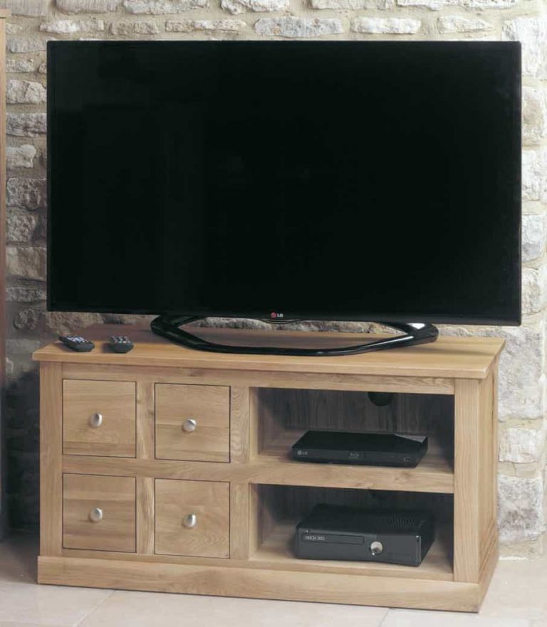 Baumhaus Mobel Oak 4 Drawer TV Cabinet